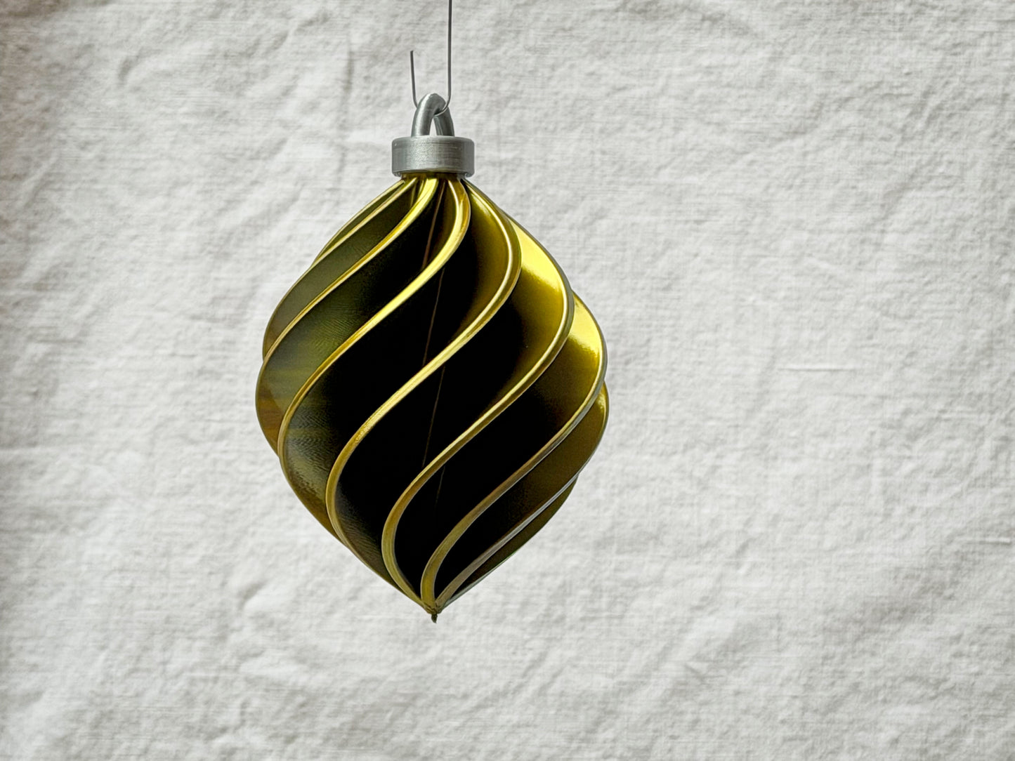 Xmas Ball #03-A - Spiral-Christbaumkugel (Typ A)